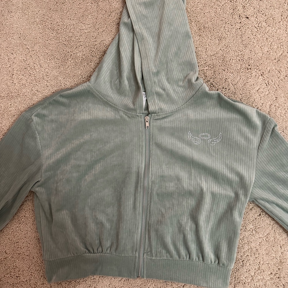 Forever 21 Medium cropped sweatshirt